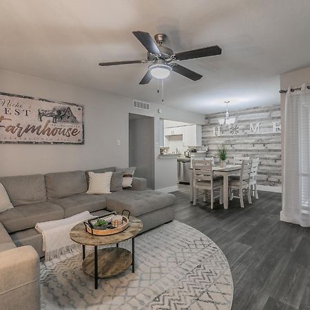Cozy 2Br Farmhouse Apt - Sleeps 8 - Free Parking! Arlington Kültér fotó