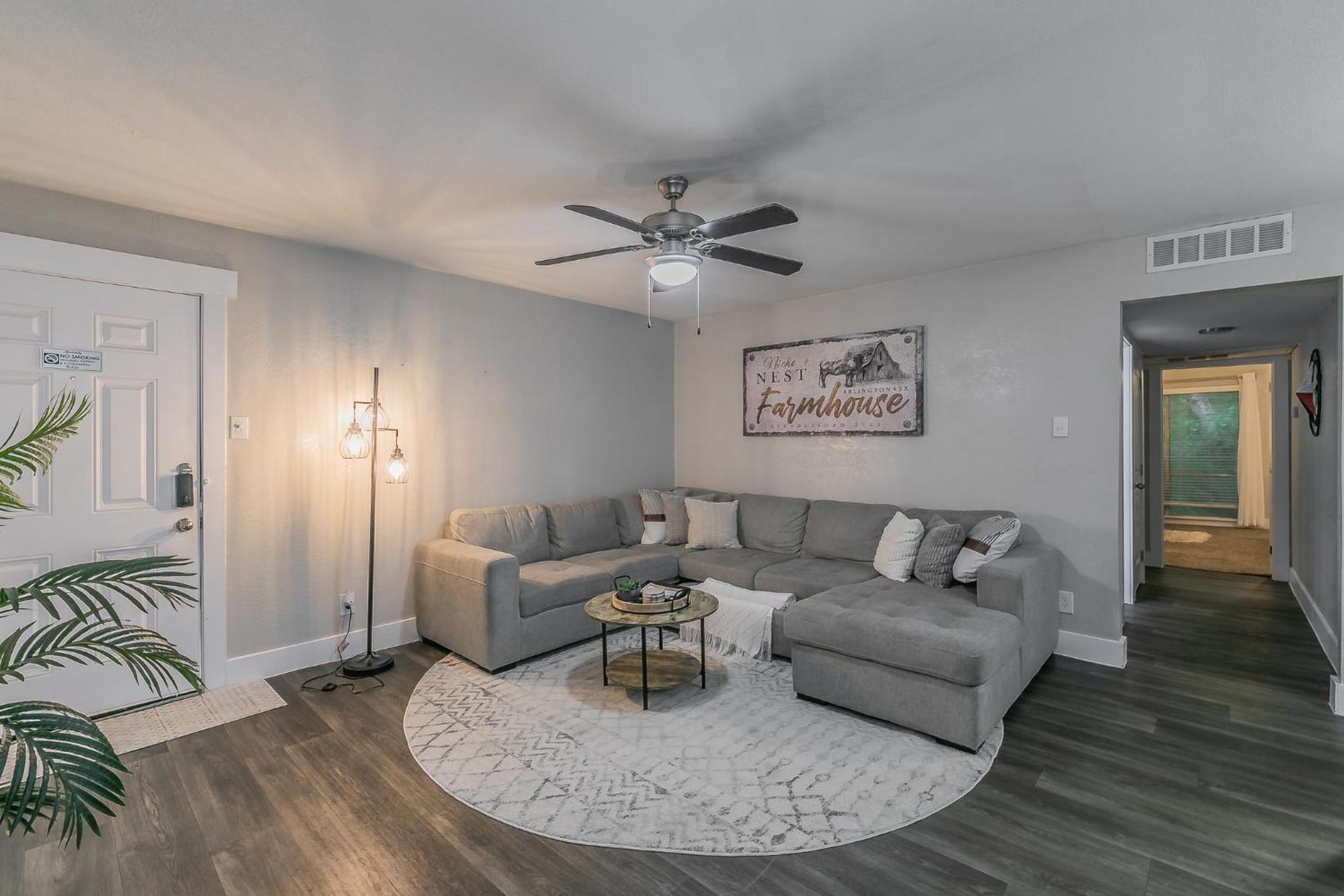 Cozy 2Br Farmhouse Apt - Sleeps 8 - Free Parking! Arlington Kültér fotó