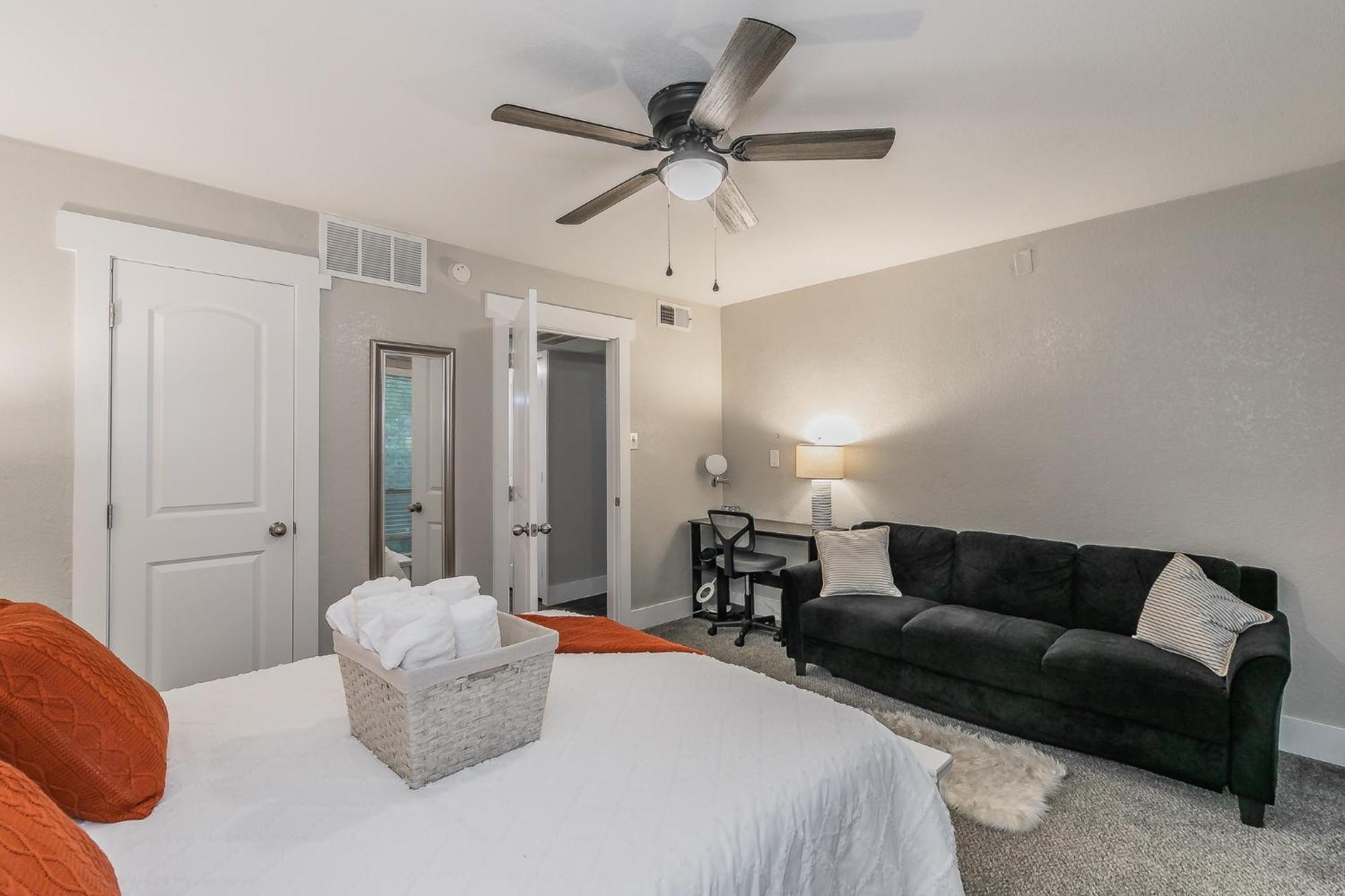 Cozy 2Br Farmhouse Apt - Sleeps 8 - Free Parking! Arlington Kültér fotó