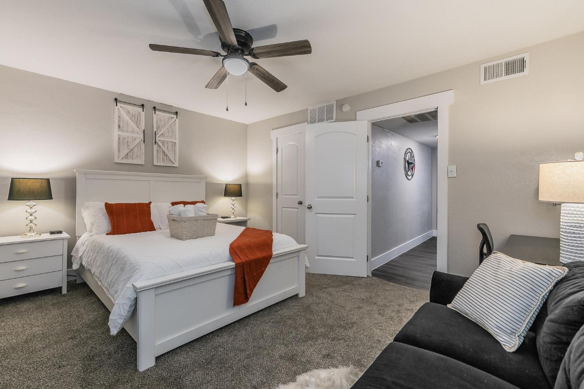 Cozy 2Br Farmhouse Apt - Sleeps 8 - Free Parking! Arlington Kültér fotó
