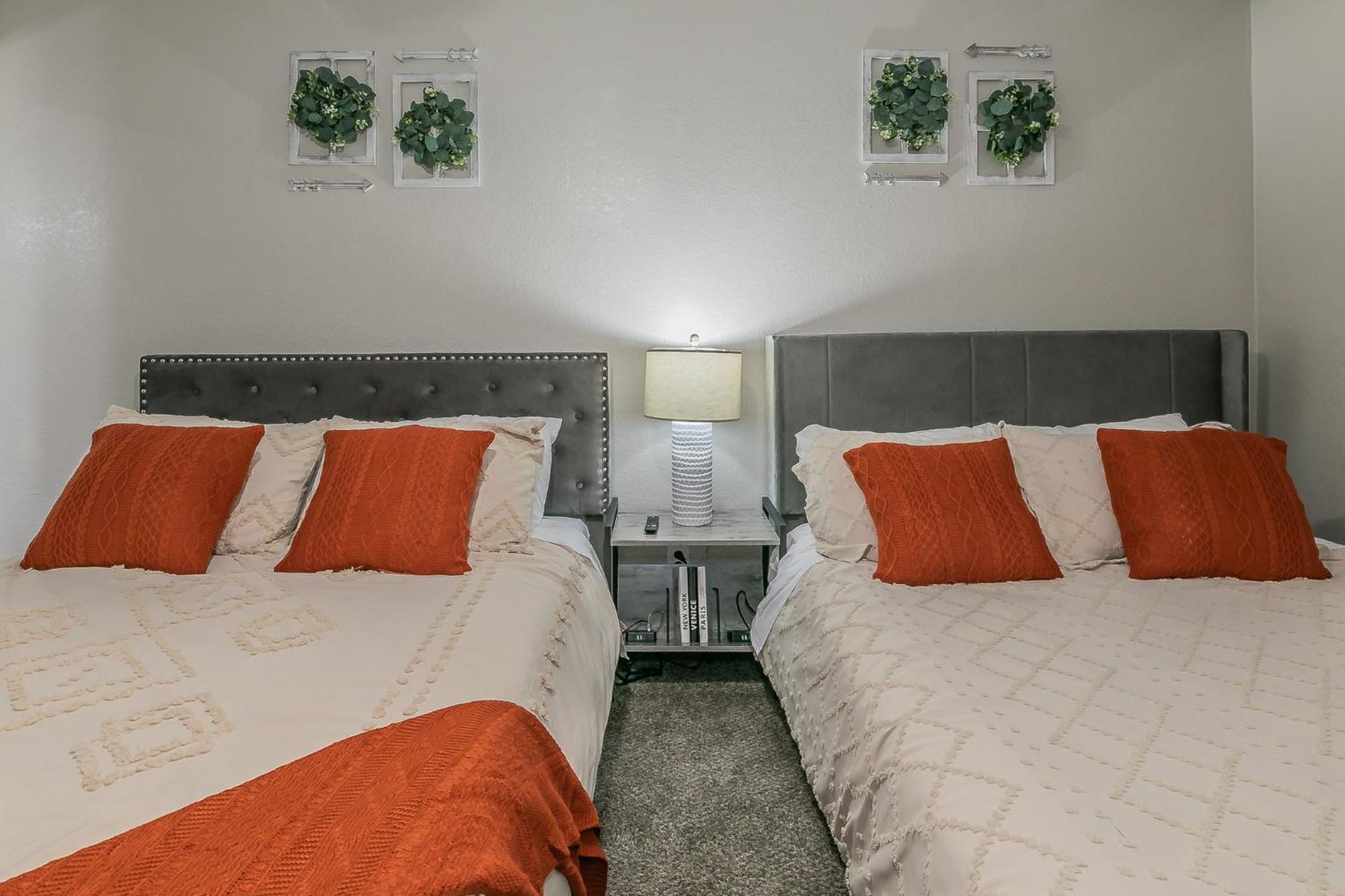 Cozy 2Br Farmhouse Apt - Sleeps 8 - Free Parking! Arlington Kültér fotó