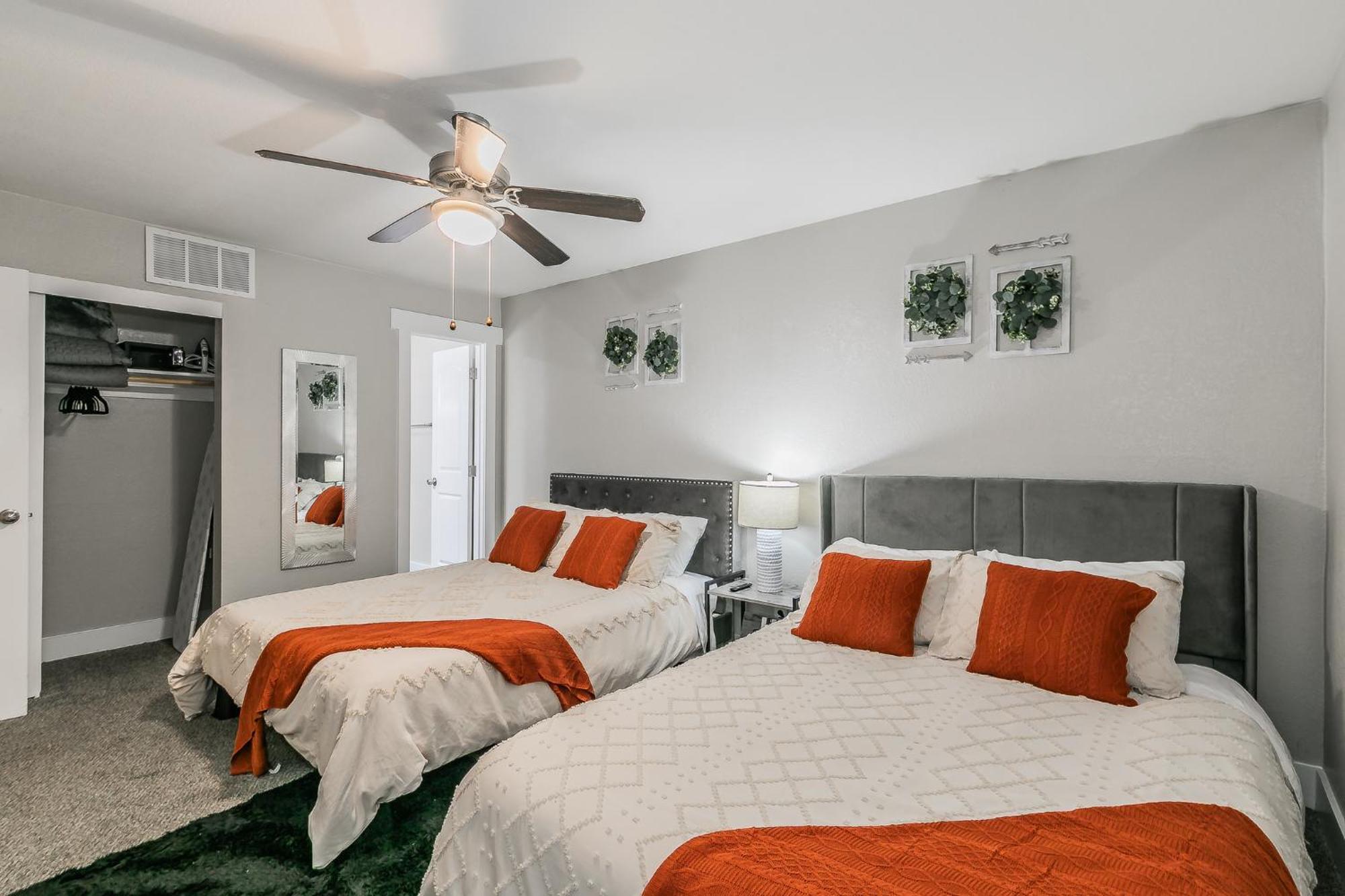 Cozy 2Br Farmhouse Apt - Sleeps 8 - Free Parking! Arlington Kültér fotó