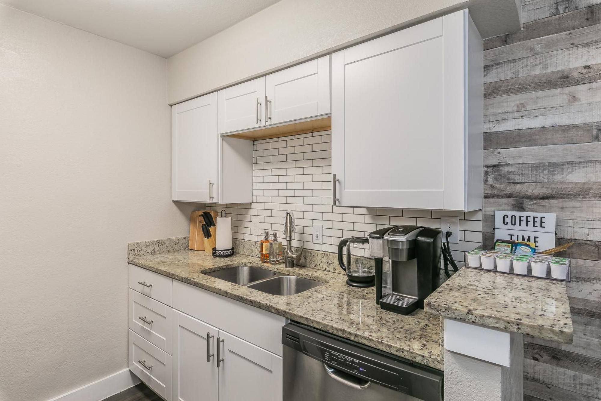 Cozy 2Br Farmhouse Apt - Sleeps 8 - Free Parking! Arlington Kültér fotó