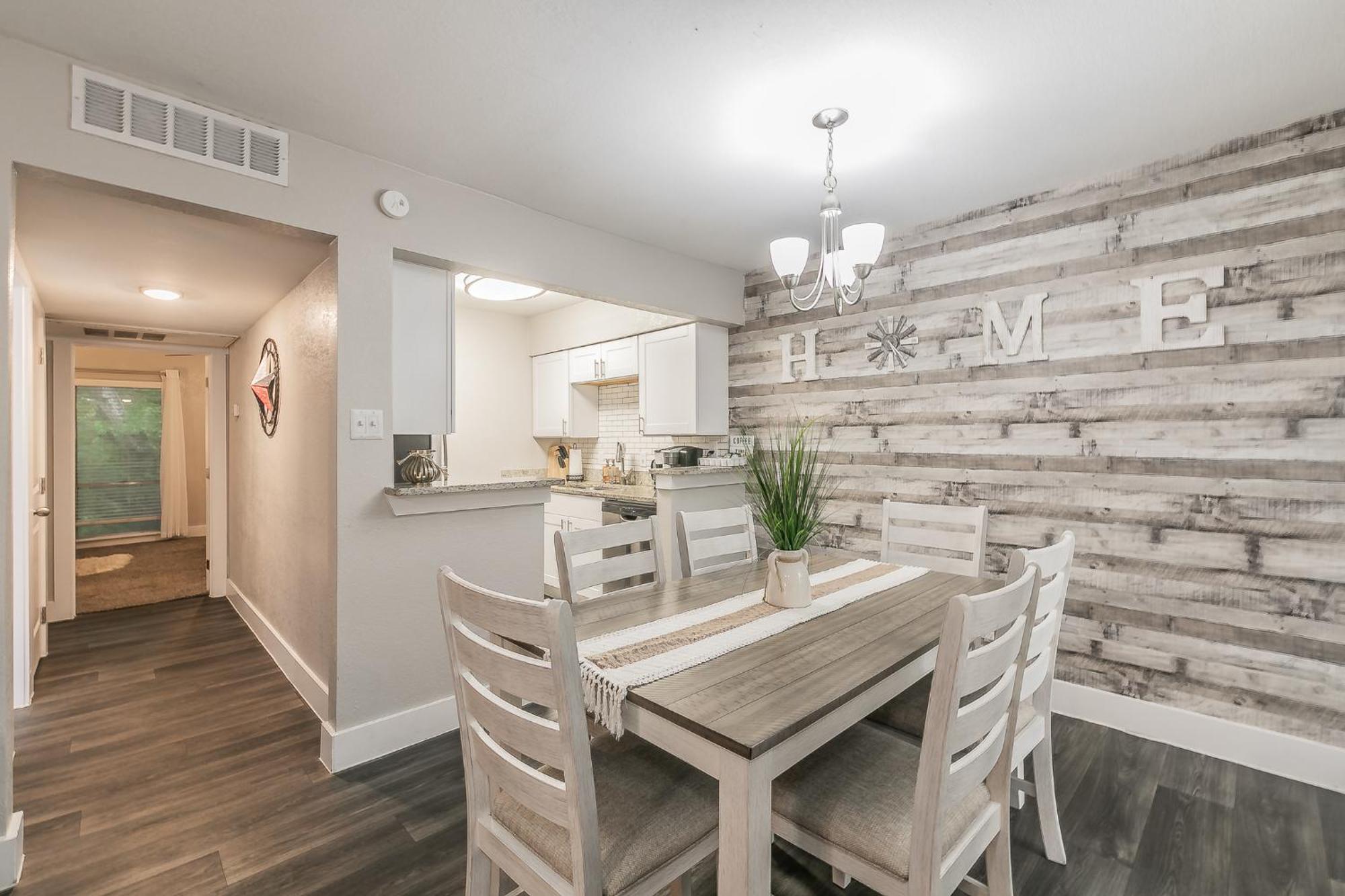 Cozy 2Br Farmhouse Apt - Sleeps 8 - Free Parking! Arlington Kültér fotó